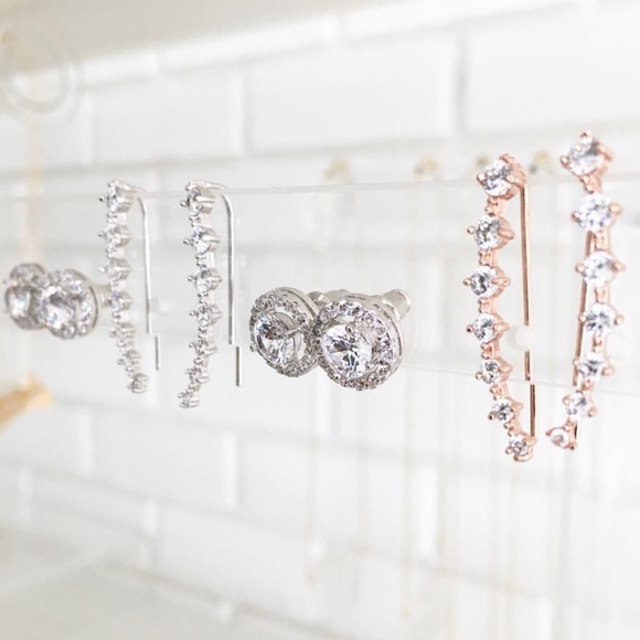 18k silver stud earrings - Picture 6 of 8